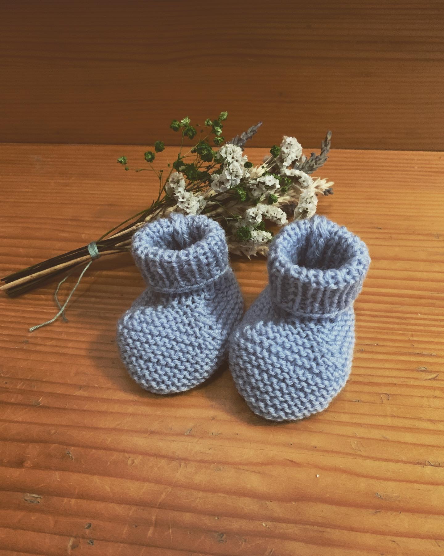 Crochet baby booties slip on
